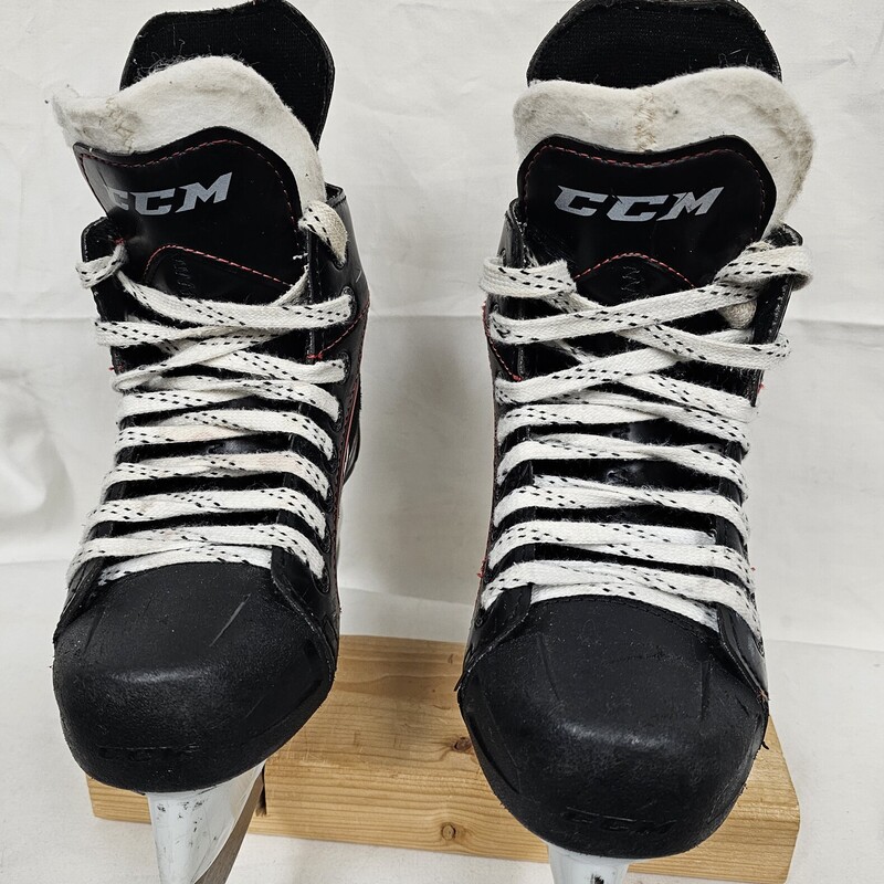 Pre-owned CCM JetSpeed FT340 Hockey Skates, Size: Y13.  MSRP $54.99