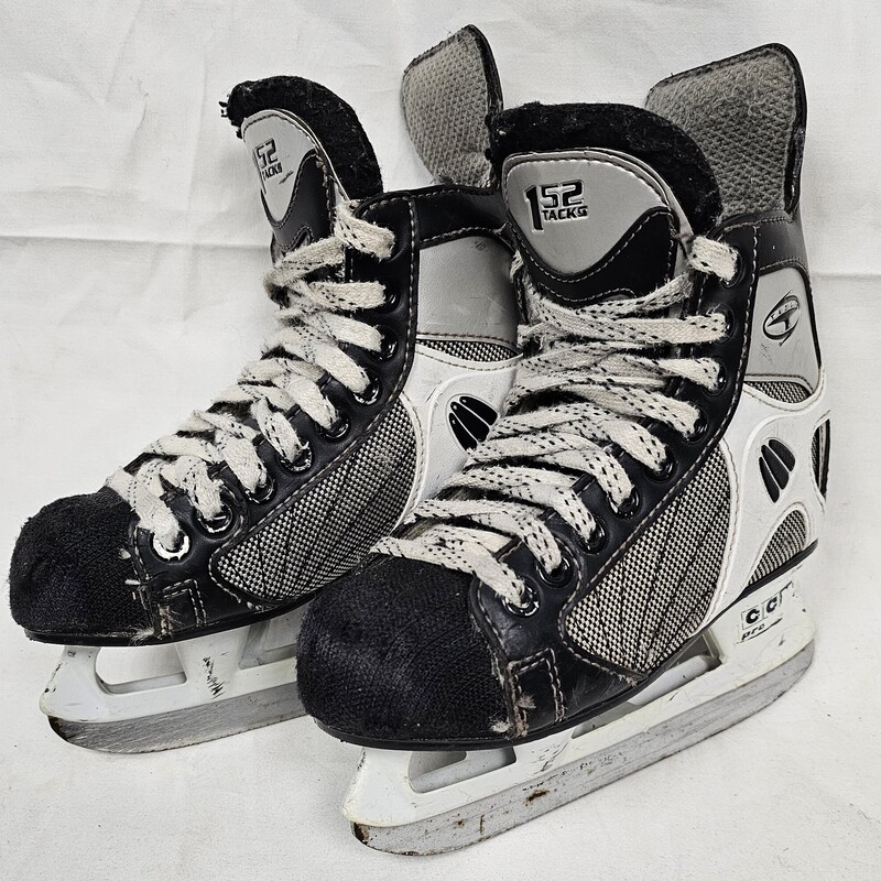 Pre-owned CCM Tacks 152 Hockey Skates, Size: Y11.5