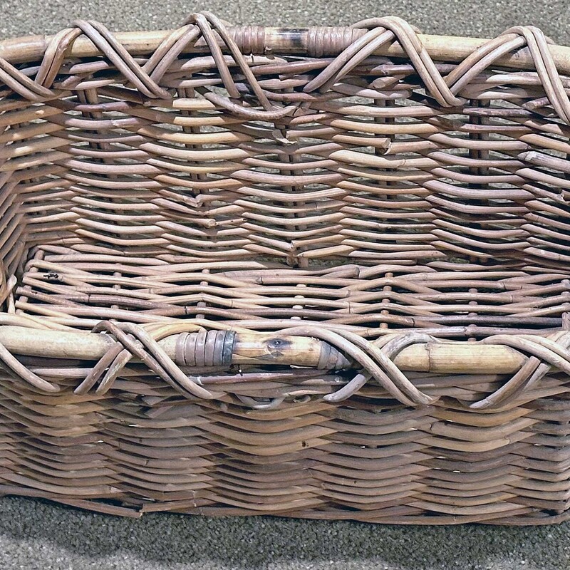 Thick Rectangular Basket
20 In X 12 In x 9 In.