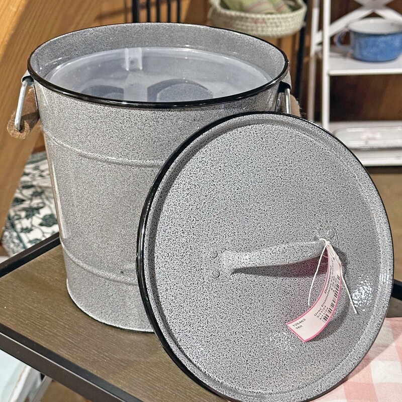 Gray Enamelware Ice Bucket
with Plastic Insert
9.5 In x 10 In.