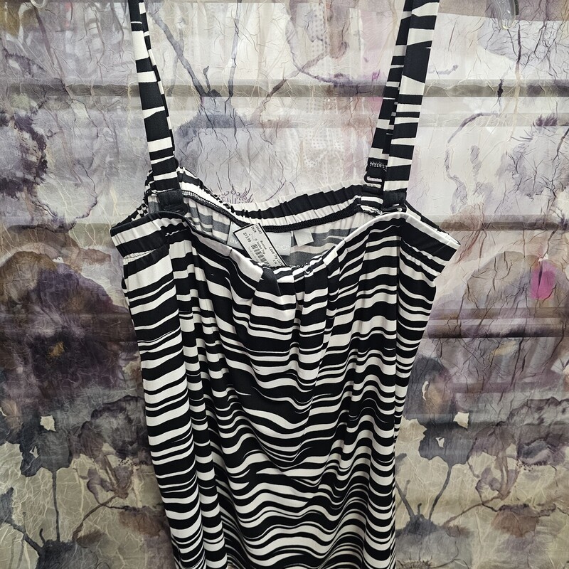 Halter top in black and white stripe with removeable straps.