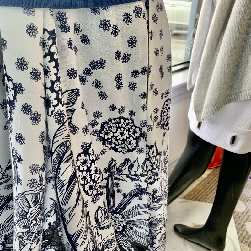 Orientique NWT Dress,
Colour: White Blue,
Size: Medium