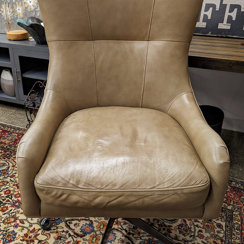Flexsteel Leather Desk Chair
Wynwood Collection
Taupe Leather Chair
Size: 28x32x47H
Tilt Lock, Back Tilt Tension, Height Adjustment
275 lb Limit
As Is- Superficial Surface Scratches on Seat
