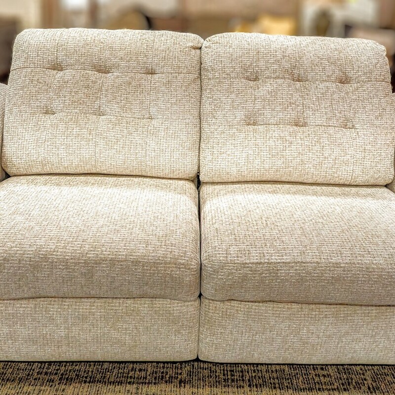 Dual Power Recliner Tufted Sofa
Gray White Size: 84 x 40 x 41H
Power recliner
USB ports on sofa