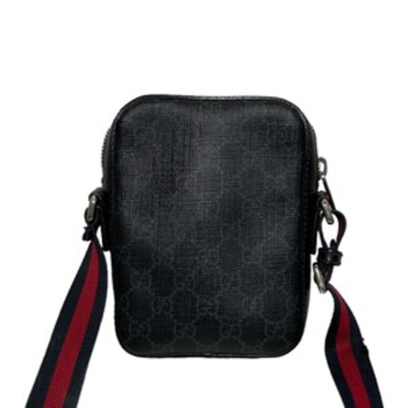 Gucci GG Messenger<br />
<br />
Dimensions:<br />
5.7 W x 7H x 2.4 drop<br />
some wear on the strap