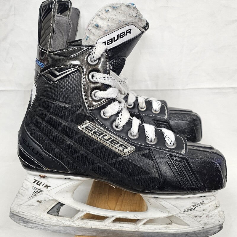 Pre-owned Bauer Nexus Classic Junior Hockey Skate, Size: 3