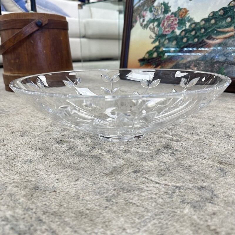 Tiffany & Co. Leaves/Vines Crystal Bowl, Clear<br />
Size: 12in