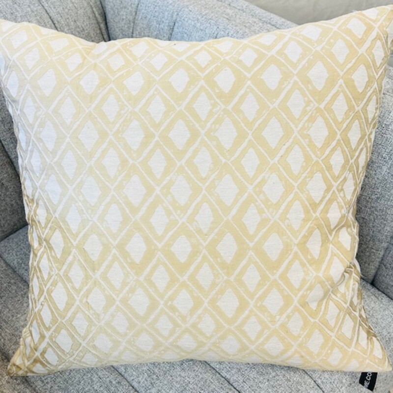 Rodeo Home Silk Diamond Pillow
Yellow and Gold
Size: 19x19