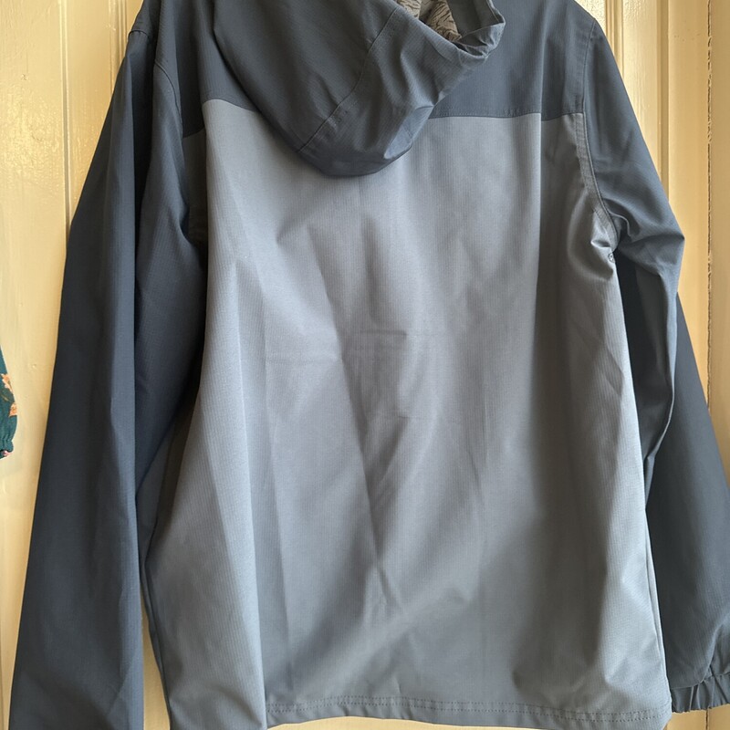 NWT Voyager Windbreaker, Blue, Size: Med<br />
New with tags<br />
all sales final<br />
shipping available<br />
free in store pick up within 7 days of purchse