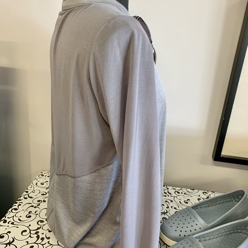 Nike Running Top,
 Colour: Grey,
Size: Medium