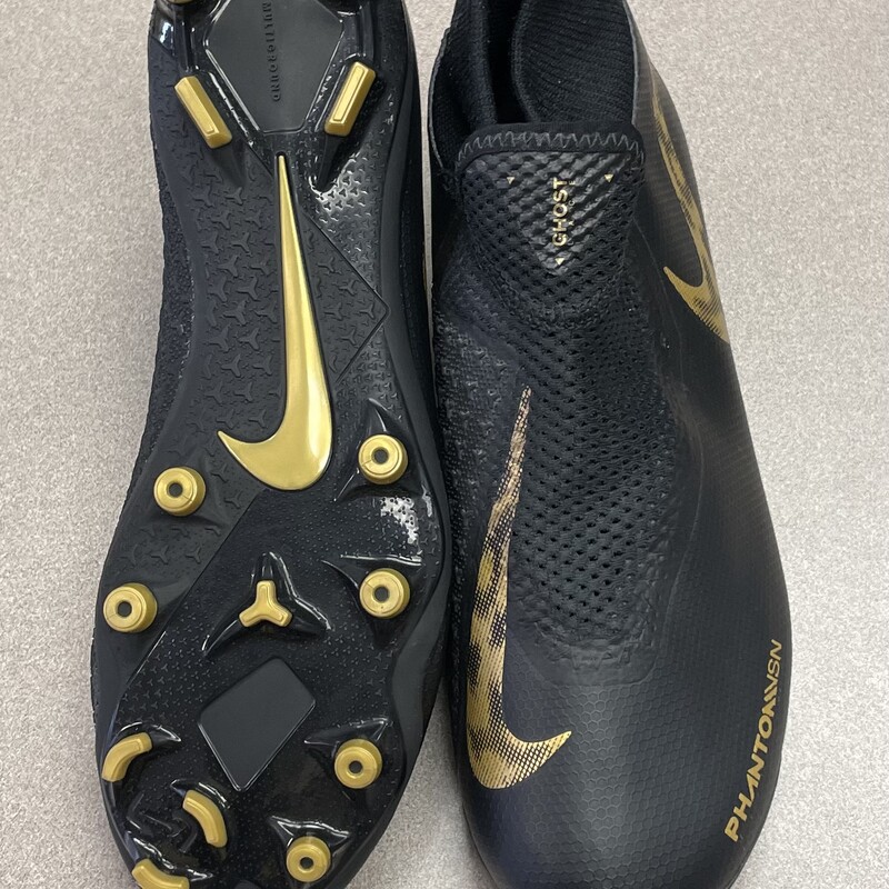 Nike Phantom VSN Cleats, Black, Size: 7Y<br />
Excellent Condition