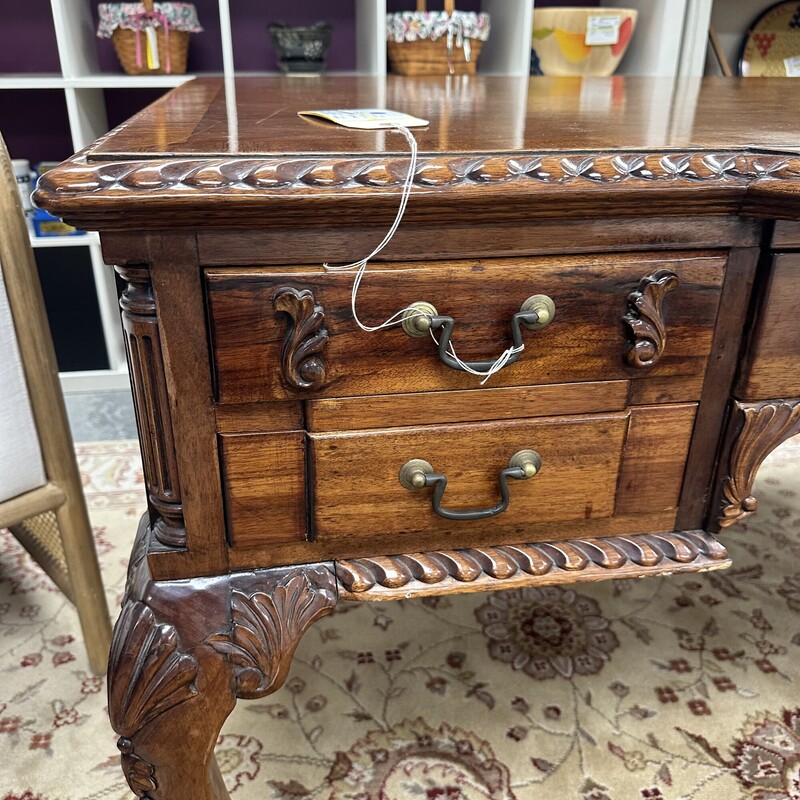 Large Carved Wood Desk, 4-Drawers
Size: 55x36x31