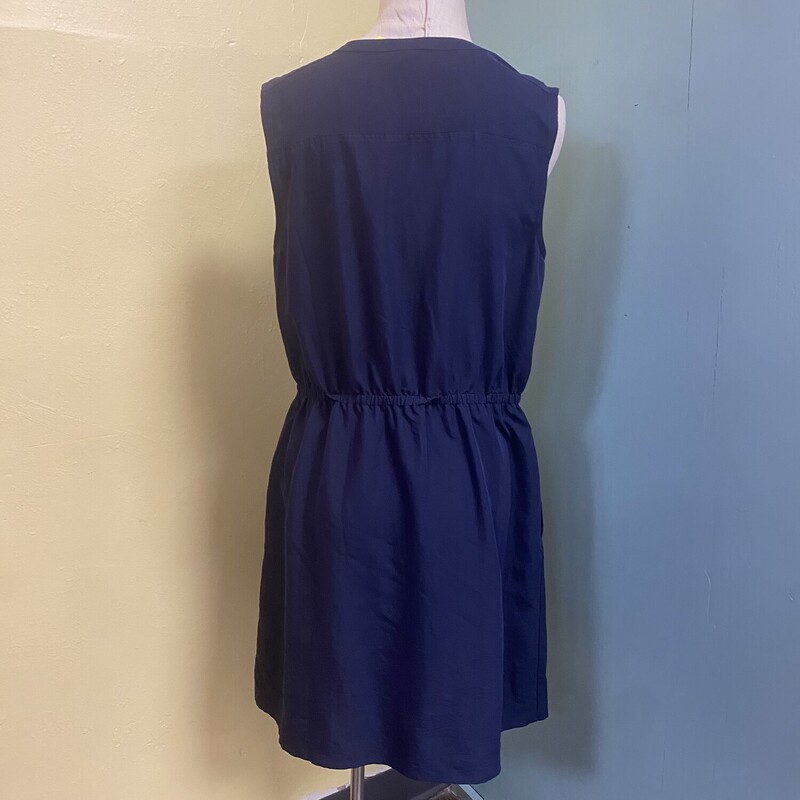 navy sundress<br />
button down to the waist<br />
elastic waist<br />
with pockets on the side and the front<br />
<br />
Old Navy, Navy, Size: L