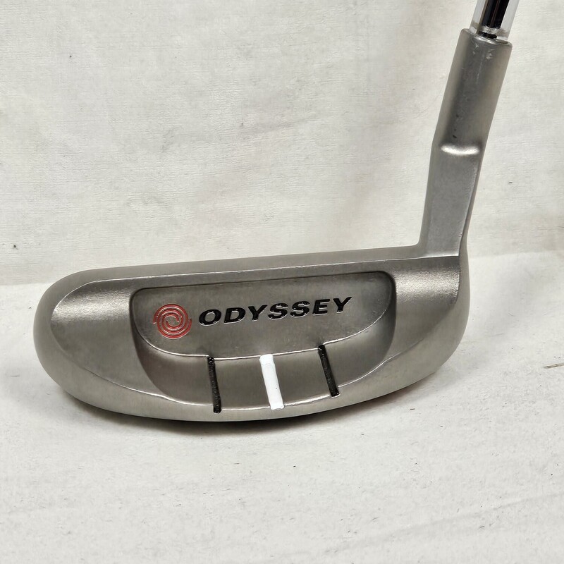 Odysse X-Act 3* Chipper<br />
Left Hand<br />
Steel Shaft w/ Odysse X-Act Grip<br />
35in Shaft<br />
Condition: Used - Like New