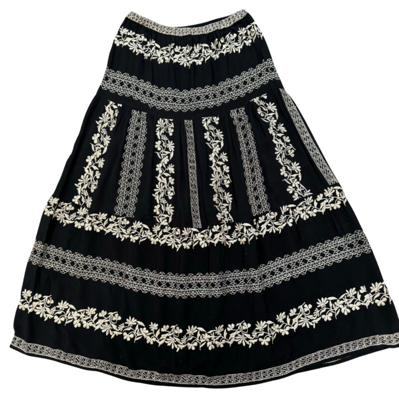 New Hale Bob Maxi Skirt<br />
Beautiful Embroidery in Pewter<br />
Lined<br />
Color:  Black<br />
Size: Small