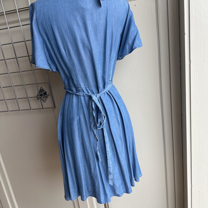 New With Original Tags:  Loft Wrap Dress, Blue, Size: 8
All sales are final.
Pick up from store within 7 days of purchase of have it shipped.