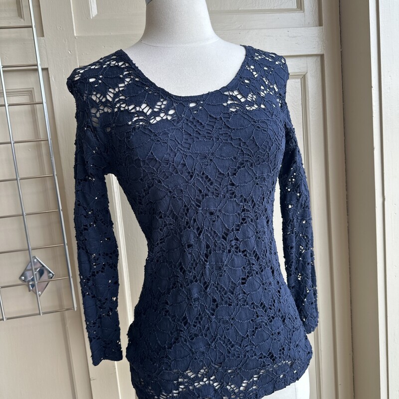 New With Original Tags:  Peck & Peck Lace Top, Blue, Size: M<br />
All sales are final.<br />
Pick up from store within 7 days of purchase or have it shipped.