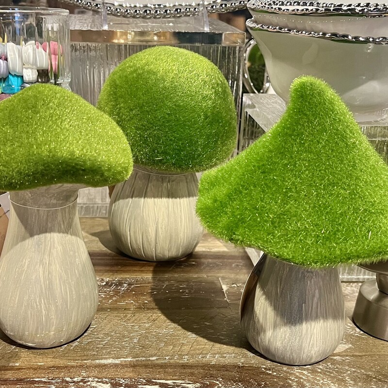 Mushroom W/ Moss, None, Size: 6.5 In