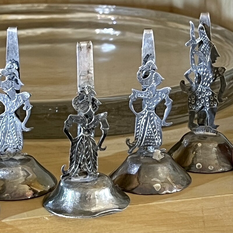 Silverplate Thai Placecard Holders
Size: Set Of 6