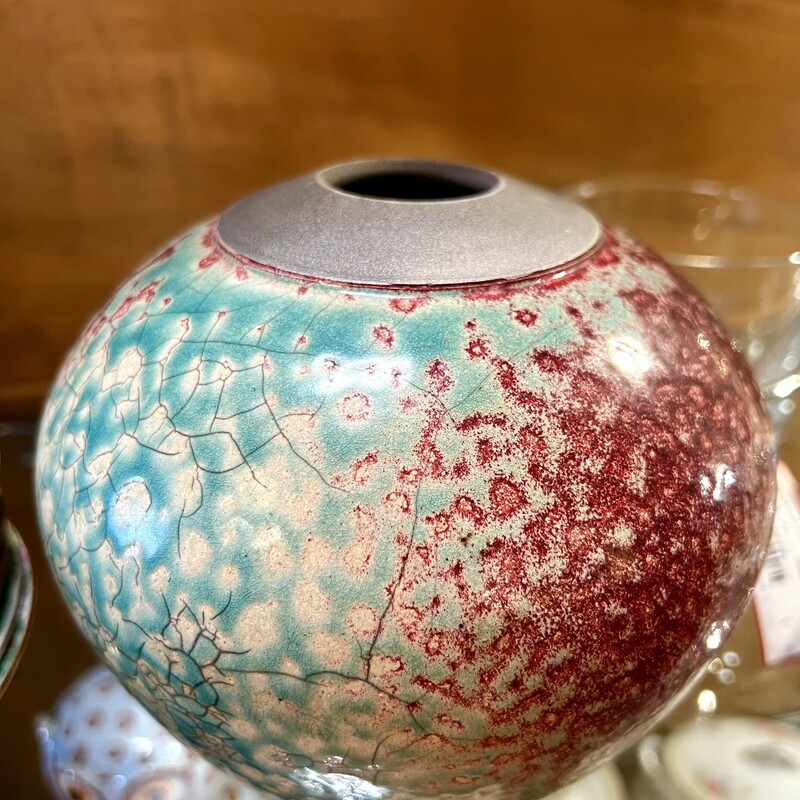 Vase Pottery Will Kidd,
Size: 7Rx6H