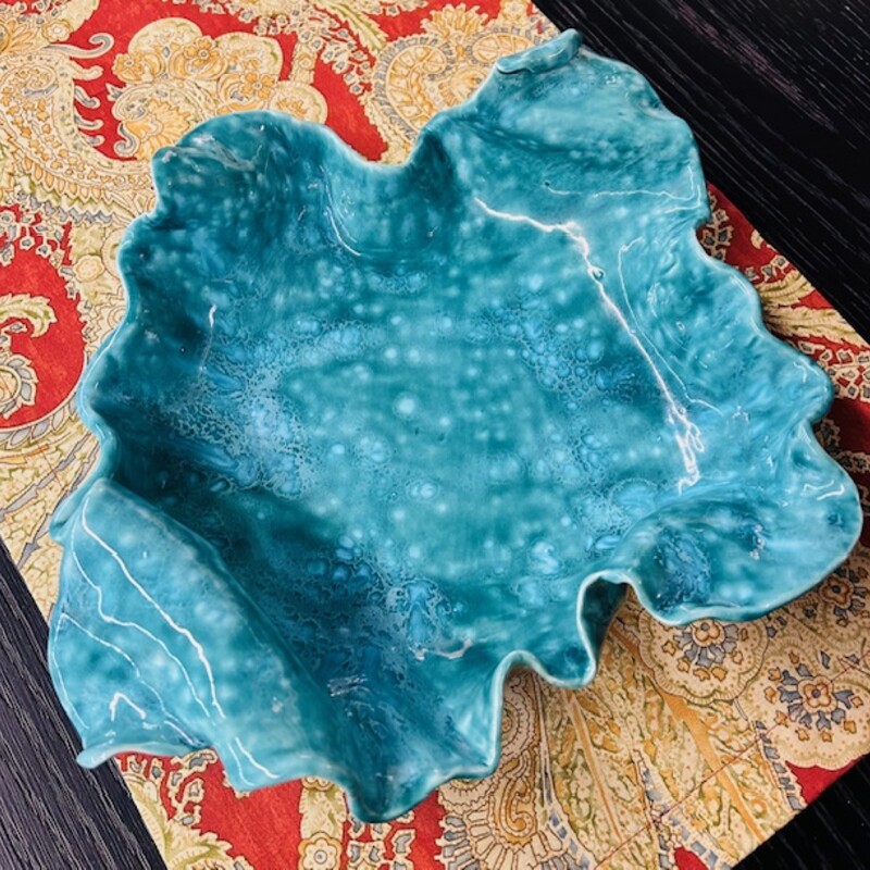 Mottled Ruffle Edge Pottery Bowl
Turquoise Size: 13 x 4.5H