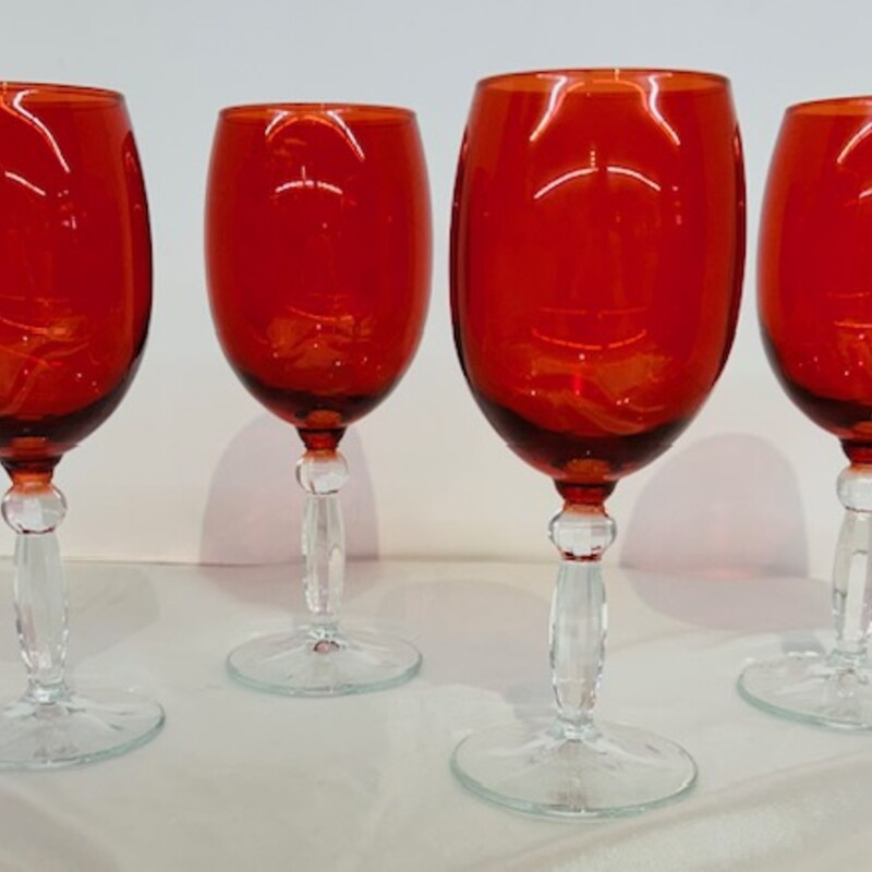 Red Top Wine Glasse
Set of 4
Red Clear,
Size: 3 x 7.5H
