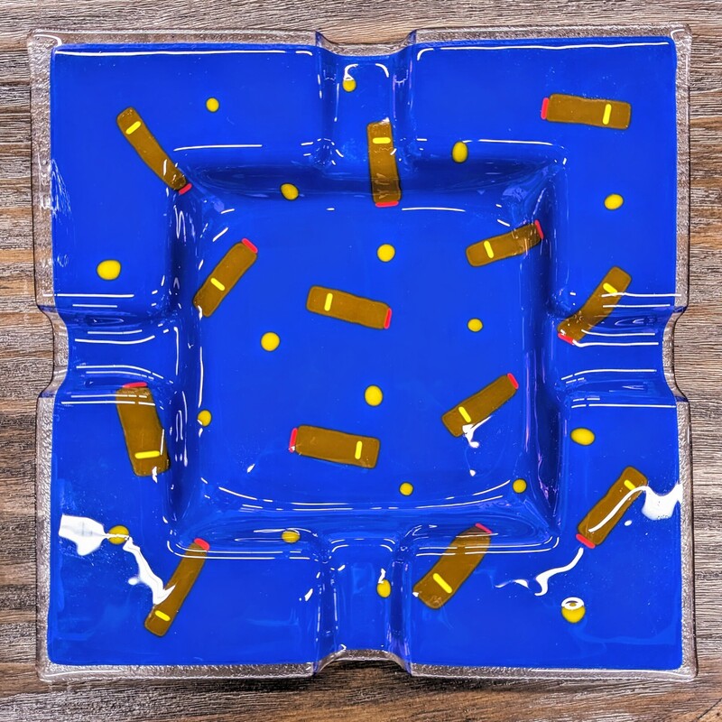 Art Glass Cigar Ash Tray
Blue Yellow Brown Size: 9 x 9 x 1H
Signed: D & C #170 on bottom
