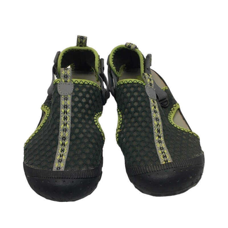 Shoes (Water/Green), Boy, Size: 1y

Located at Pipsqueak Resale Boutique inside the Vancouver Mall or online at:

#resalerocks #pipsqueakresale #vancouverwa #portland #reusereducerecycle #fashiononabudget #chooseused #consignment #savemoney #shoplocal #weship #keepusopen #shoplocalonline #resale #resaleboutique #mommyandme #minime #fashion #reseller

All items are photographed prior to being steamed. Cross posted, items are located at #PipsqueakResaleBoutique, payments accepted: cash, paypal & credit cards. Any flaws will be described in the comments. More pictures available with link above. Local pick up available at the #VancouverMall, tax will be added (not included in price), shipping available (not included in price, *Clothing, shoes, books & DVDs for $6.99; please contact regarding shipment of toys or other larger items), item can be placed on hold with communication, message with any questions. Join Pipsqueak Resale - Online to see all the new items! Follow us on IG @pipsqueakresale & Thanks for looking! Due to the nature of consignment, any known flaws will be described; ALL SHIPPED SALES ARE FINAL. All items are currently located inside Pipsqueak Resale Boutique as a store front items purchased on location before items are prepared for shipment will be refunded.