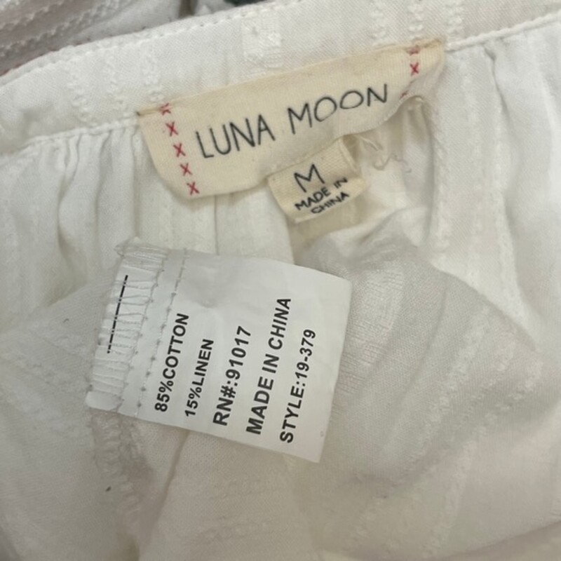 Luna Moon Embroidered Boho Top<br />
Colors: Off White, Terra Cotta, Sage, and Ecru<br />
Size: Medium