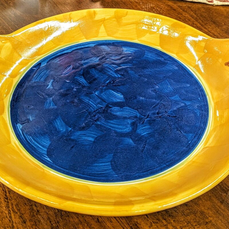Robert Gordon Wild Poppy Round Platter
Blue Yellow Red
Size: 16 x 14 x 3H