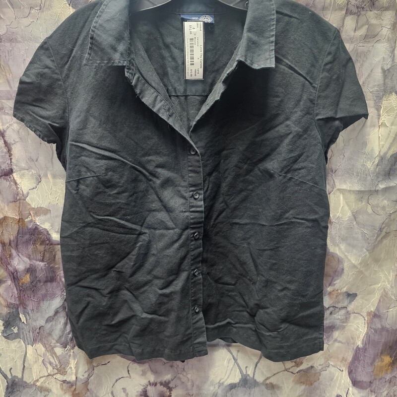 Short sleeve button up blouse in black.