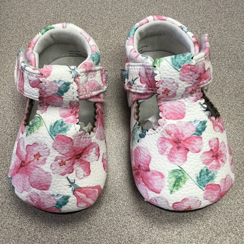 My Mocs - 5506 Malva Hibiscus,
White with Pink Flowers
Size: 6-12M