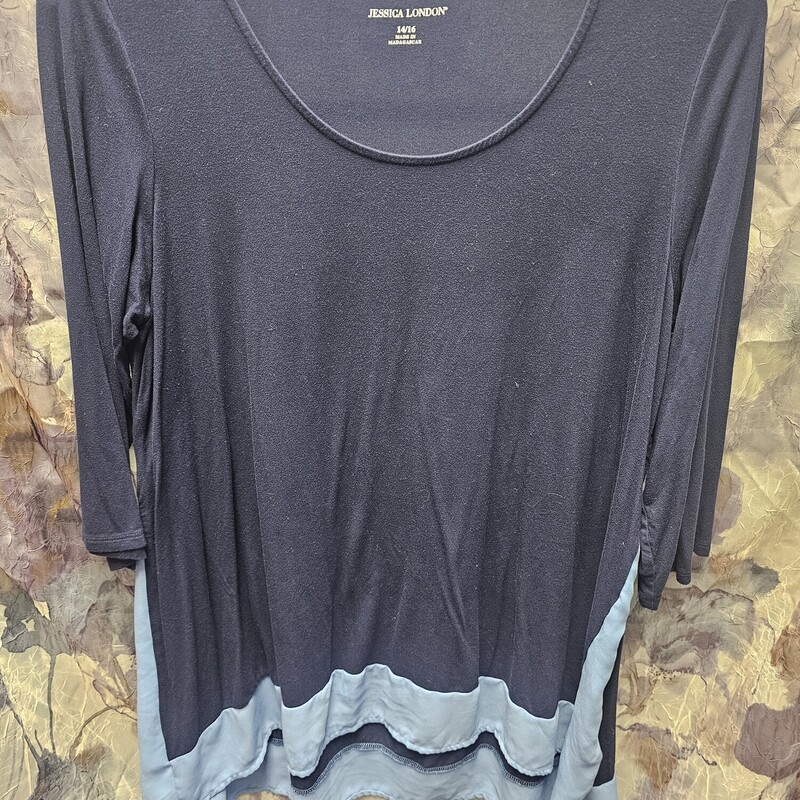 Tunic style top in blues with half sleeves