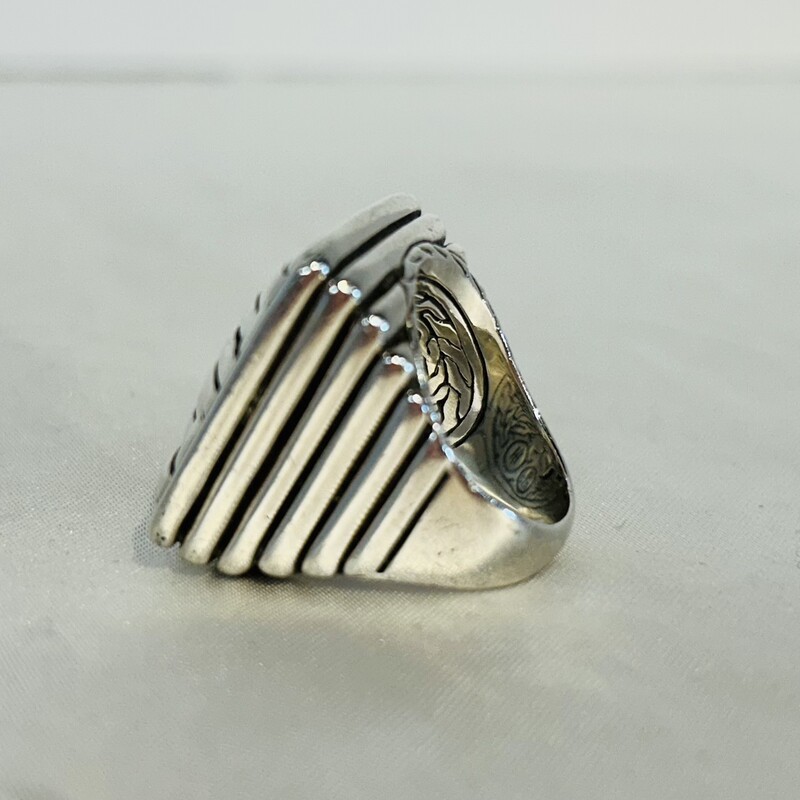 925 John Hardy Crosshatch Ring<br />
Silver Size: 7.5<br />
Weight: 22.5 grams