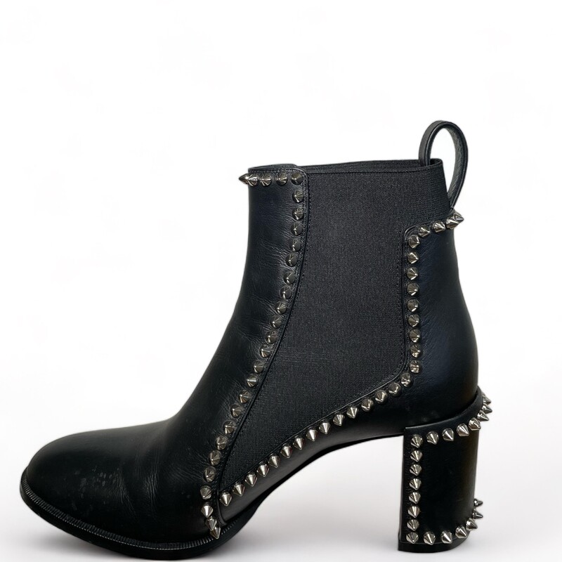 Louboutin Out Line Spike, Black, Size36.5
Chelsea Bootie Black Leather Spiked Boots