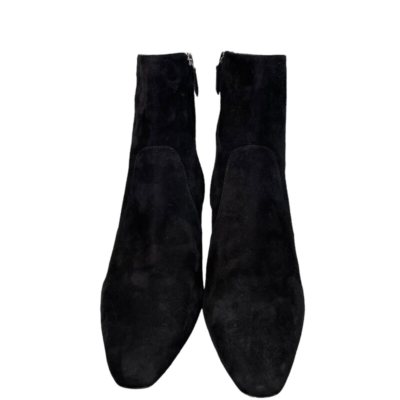 Prada Black Plaque  Suede,Size41<br />
These suede boots from Prada are crafted of smooth suede and finished with a signature logo plaque.<br />
Suede upper<br />
Almond toe<br />
Side-zip closure<br />
Leather sole<br />
Made in Italy