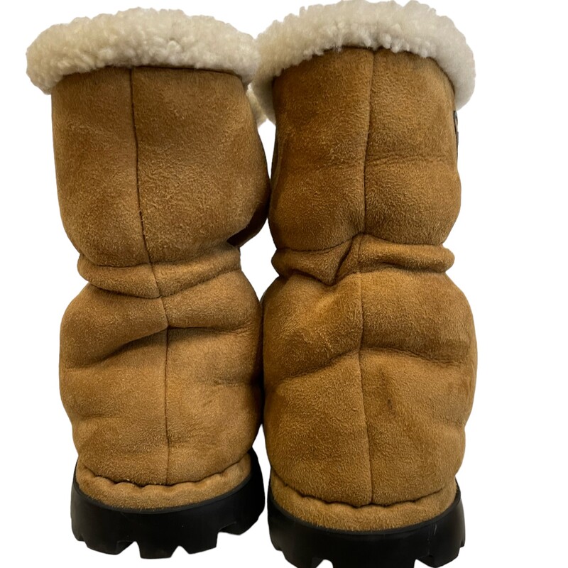 Prada Shearling Triangle, Brown Size36<br />
Cognac Shearling boots Drawcord 20mm