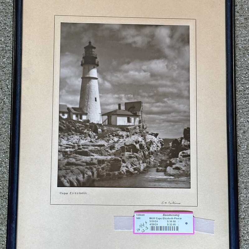 B&W Cape Elizabeth Lighthouse
Photo by E.H. Perkins
16 3/4 x 12.5 In.