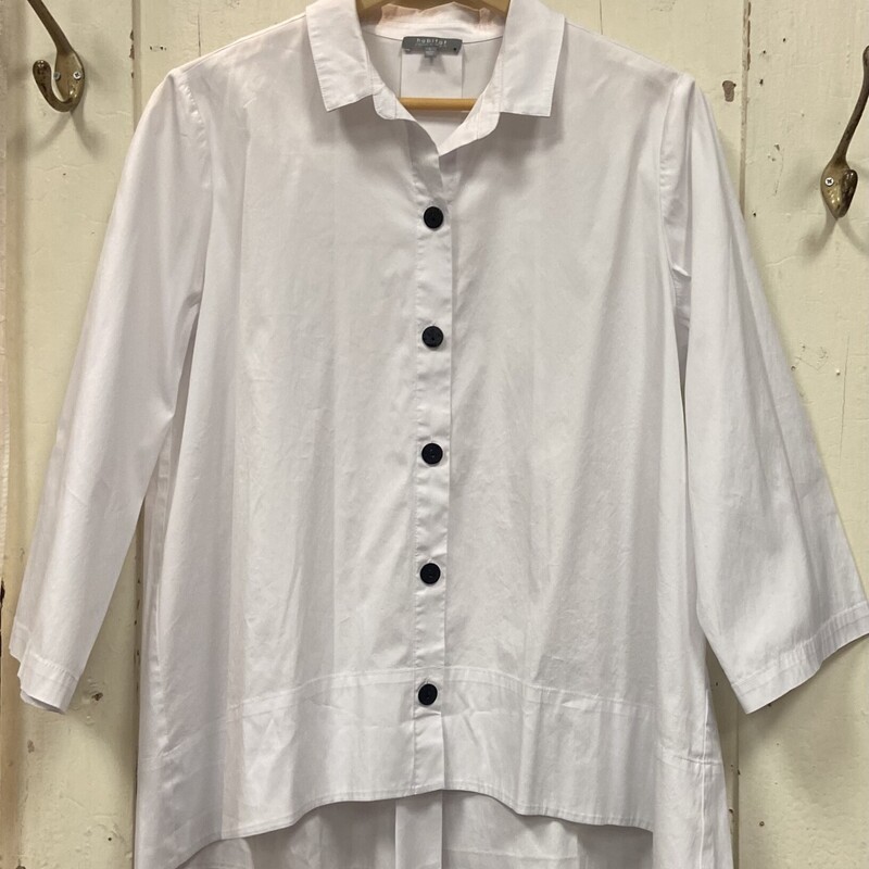 Wht Hi Low Button Shirt<br />
White<br />
Size: Large