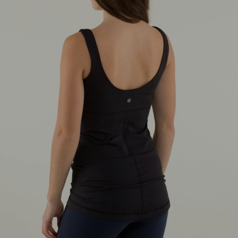 Lululemon Aria Tank II, Worth $58, Power Luxtreme fabric helps to keep you cool, is sweat-wicking and has a four-way stretch. Wide, straight straps lie smooth against your shoulders, slim fit makes it easy to check your alignment in the mirror, designed with pockets for removable cups, In Excellent Pre-loved Condition, Colour: Black, Size: 6