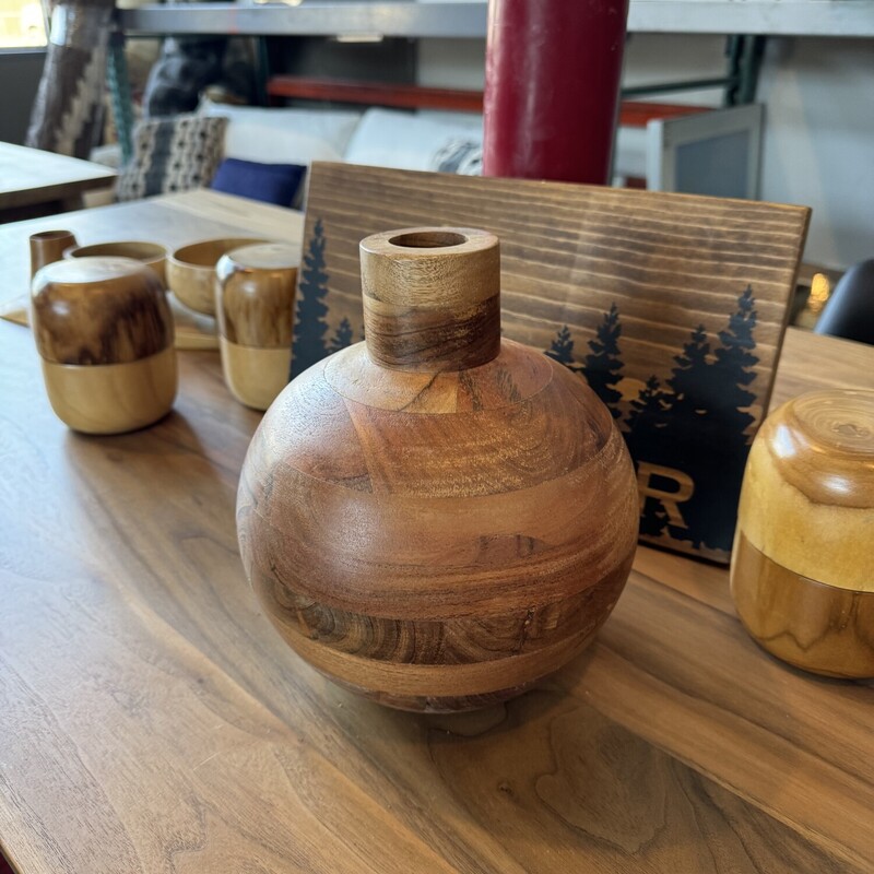Wooden Vase

Size: 10H X 10W