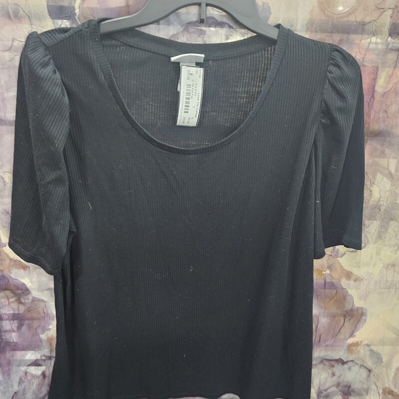 Short sleeve ribbed knit top with princess sleeves done in black