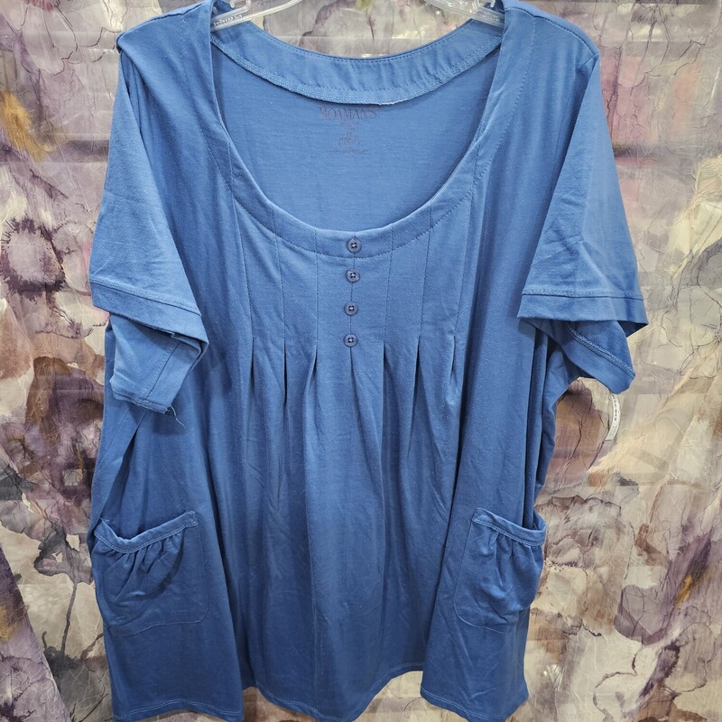 Short sleeve knit top in blue.