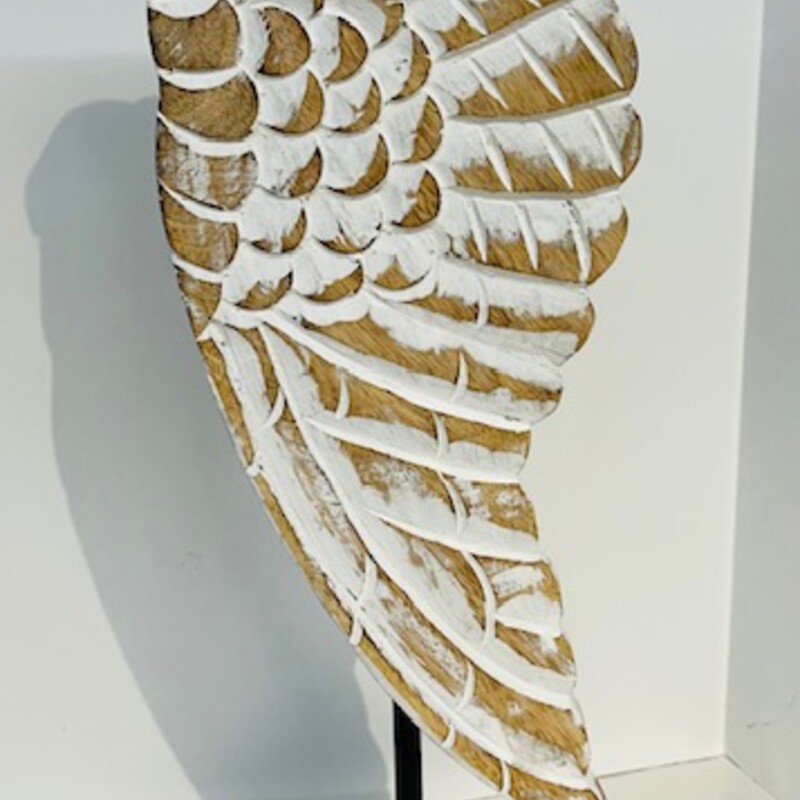 Distressed Wing On Stand
White Tan Size: 7 x 18H