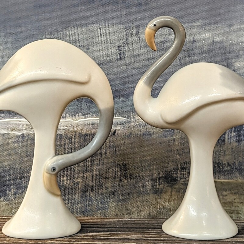 Set of 2 Dept 56 Flamingos
Grey White
Size: 3.25x5.5H