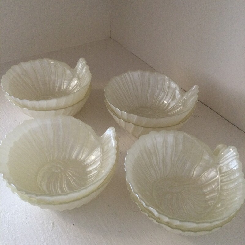 Set Of 8 Seashell Dishes, Cream