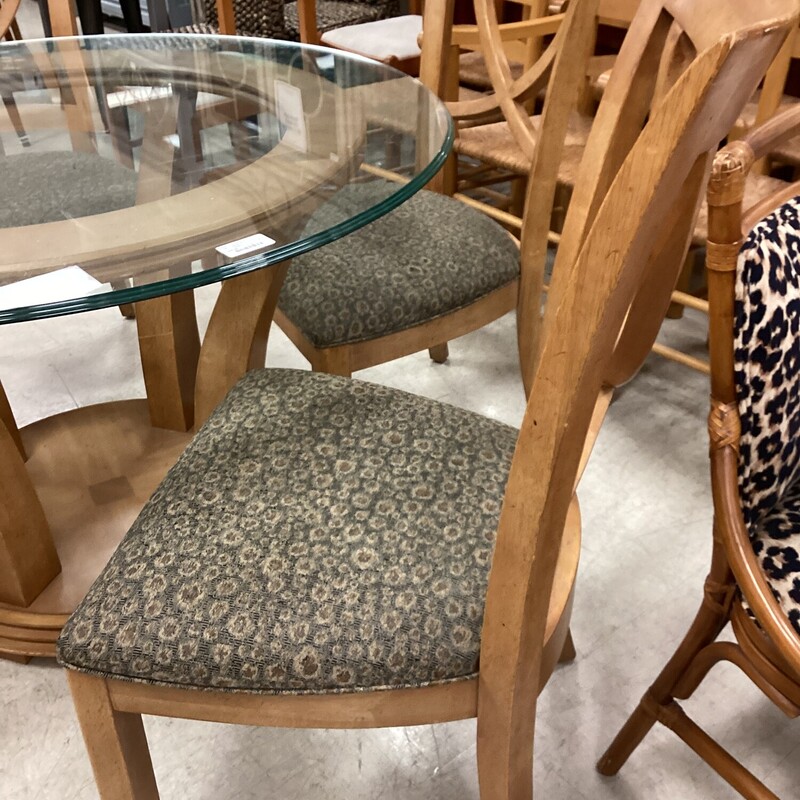 Maple Rnd Table+4 Chairs, Maple, W/ Glass
48in x 48 in x 30 in t