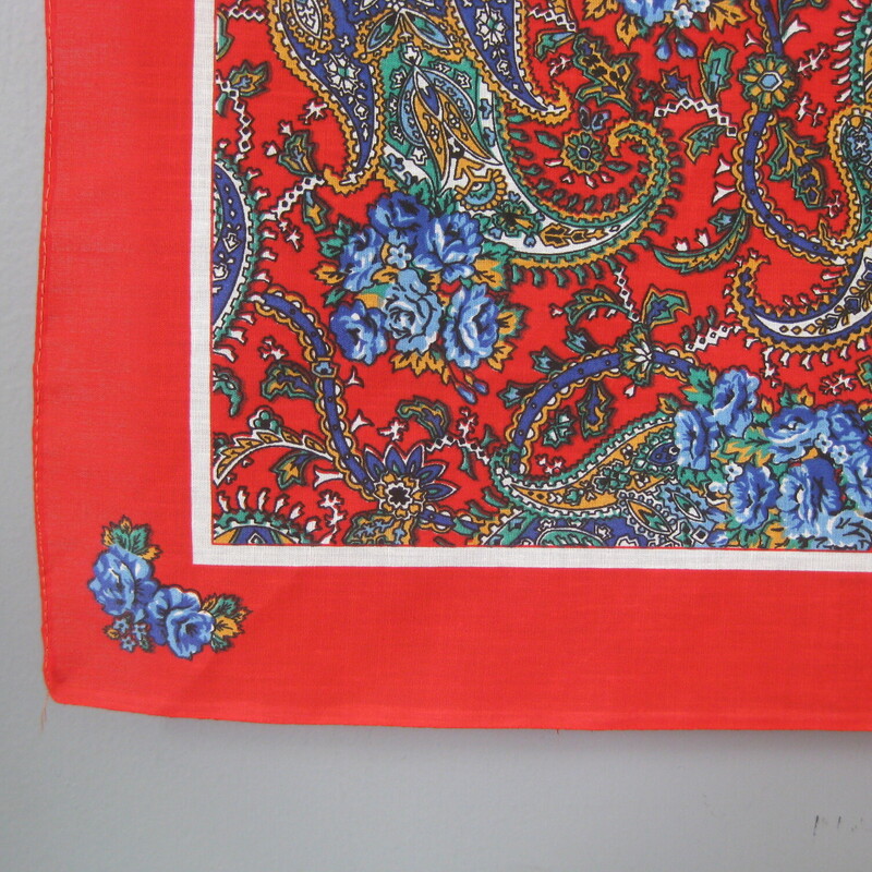 Vtg Cotton Paisley, Red, Size: None<br />
Here is a US made vintage bandana.<br />
It's red and blue paisley<br />
Made by Wamcraft<br />
cotton blend<br />
This scarf is so crisp, it has certainly never been washed.<br />
22 square<br />
Excellent condition.<br />
thanks for looking!<br />
#65696