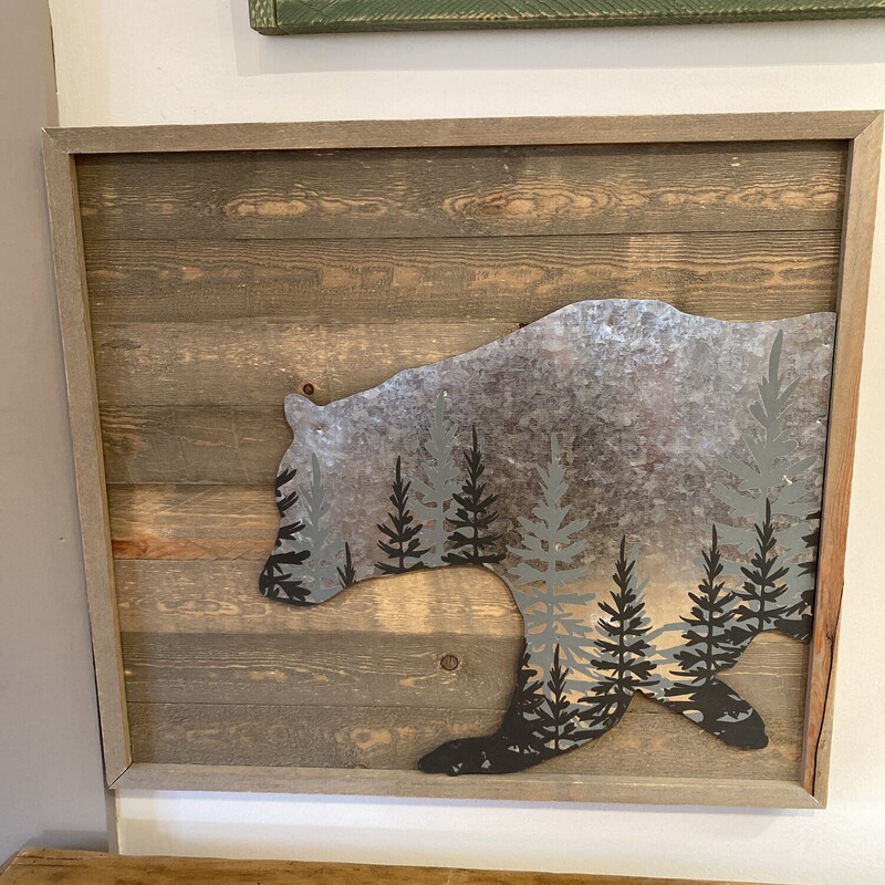 Metal Bear On Wood

Size: 20Lx18W