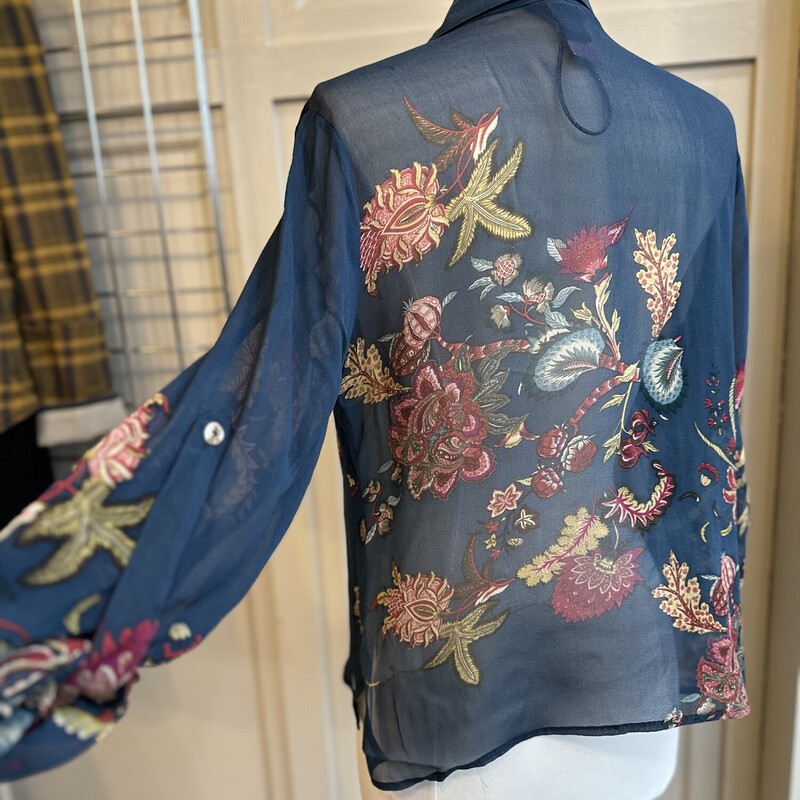 Citron Sheer Buttondown, TealFloral, Size: Medium<br />
100%silk  Roll up long sleeve with button detailing<br />
Teal background with floral artistry in mustard yellow and maroon/mauve<br />
<br />
All Sales Are Final<br />
No Returns<br />
<br />
Pick Up In Store Within 7 Days of Purchase<br />
Or<br />
Shipping Is Available<br />
<br />
Thanks for shopping with us :-)